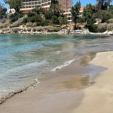 Quiet Cozy Apartment, Full New Ac, Covered Parking, Fast Wi-fi * Peyia