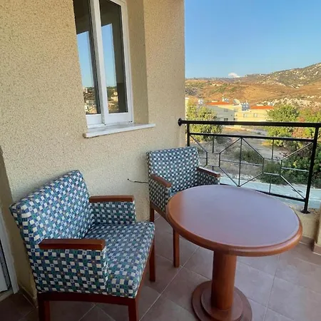 Apartment Quiet Cozy Apartment, Full New Ac, Covered Parking, Fast Wi-fi *