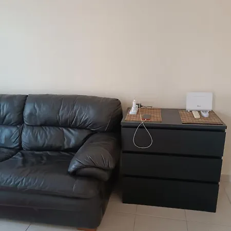 Apartment Quiet Cozy Apartment, Full New Ac, Covered Parking, Fast Wi-fi Peyia