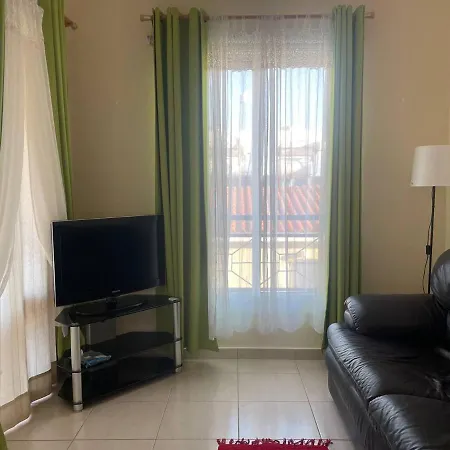 Quiet Cozy Apartment, Full New Ac, Covered Parking, Fast Wi-fi Peyia